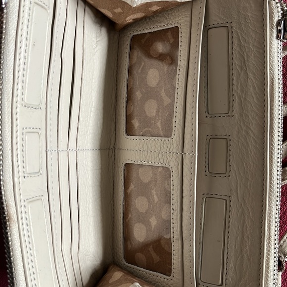 Brighton creme carry wallet - Picture 4 of 6